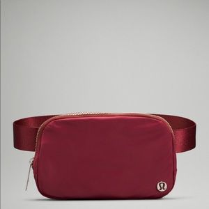 Lululemon Everywhere Belt Bag